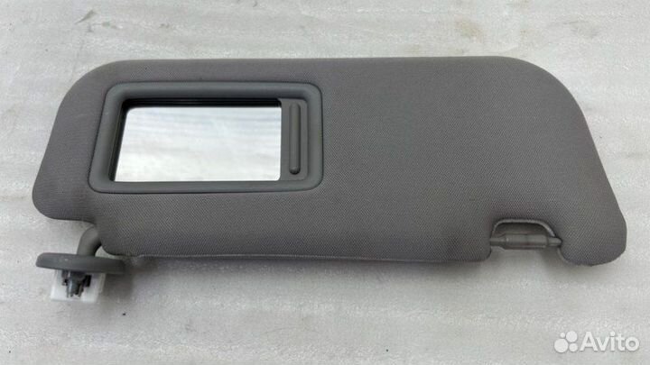 Козырек солнцезащитный передний правый Toyota