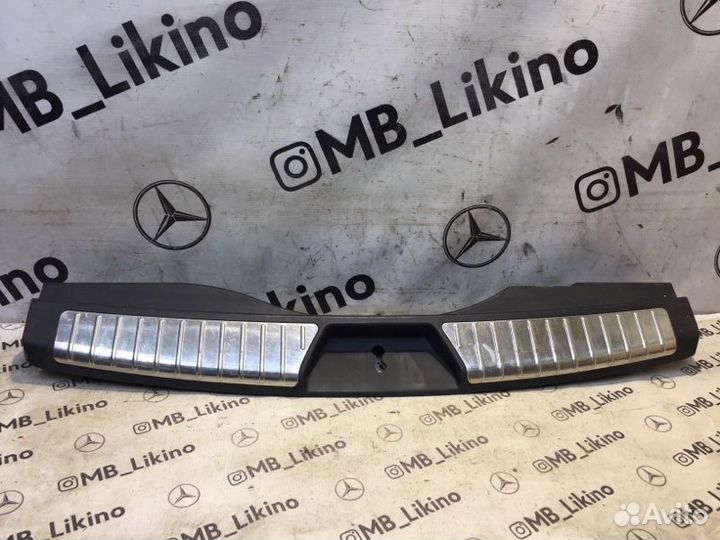 Накладка замка багажника Mercedes-Benz Gl X164