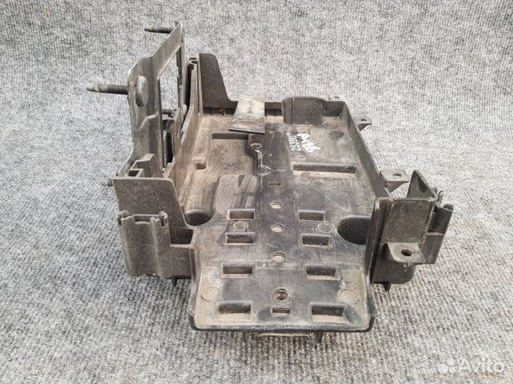 Площадка крепления аккумулятора Opel Mokka A16XER