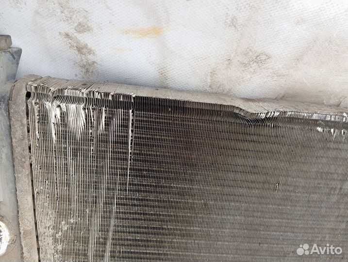 Радиатор охлаждения Renault Megane 2