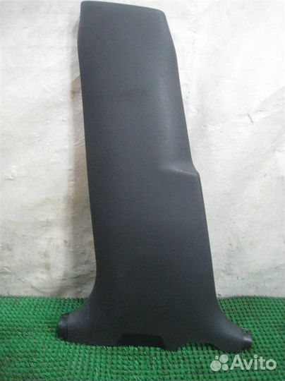 Обшивка левой стойки Toyota Avensis T27 2011