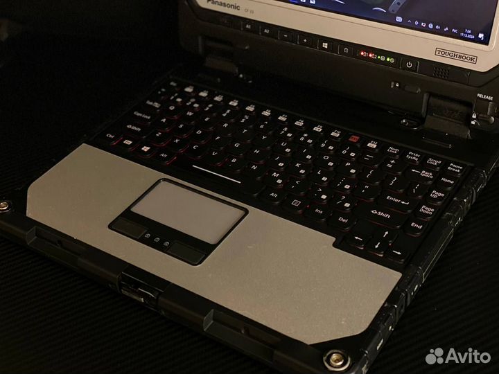 Защищенный ноутбук Panasonic CF-33