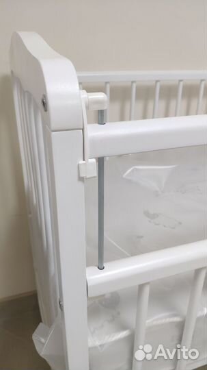 Детская кровать на колесиках