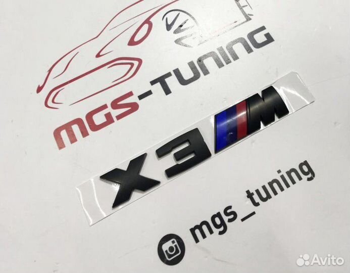 Шильдик X3M Black на BMW X3