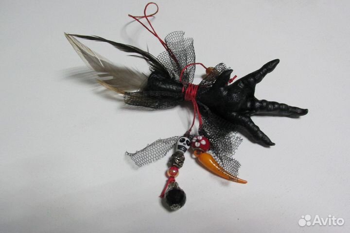 Оберег куриная лапка