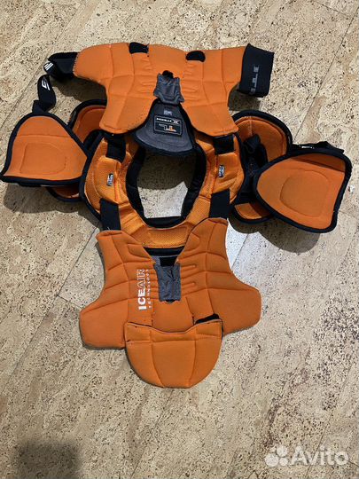 Нагрудник хоккейный