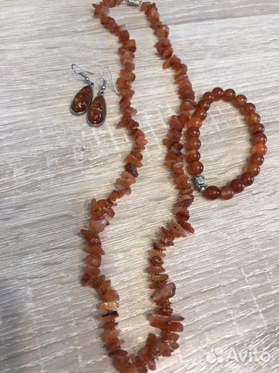 Бусы из натуральных камней