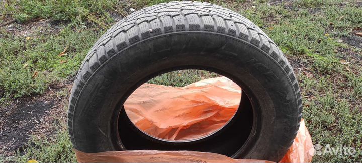 Pirelli Ice Zero 235/65 R17