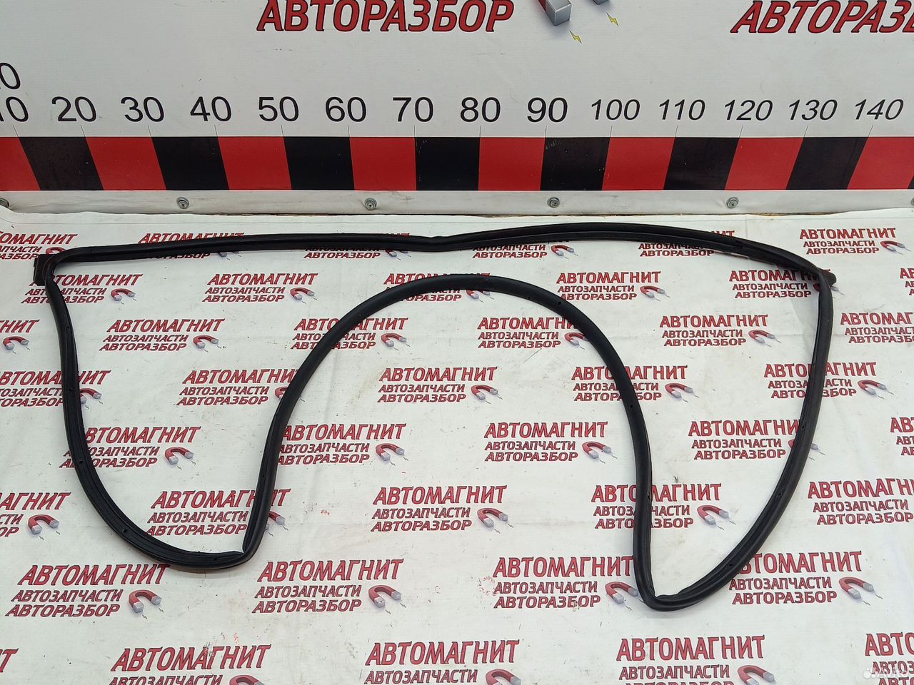 Уплотнитель двери передней левой Tucson 4 NX