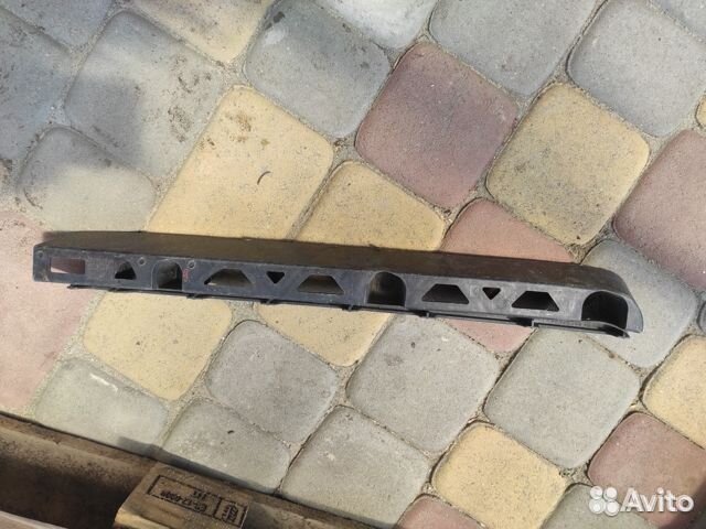 Направляющая заднего бампера левая Skoda Fabia 2