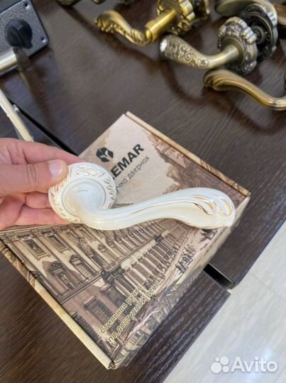 Дверные ручки