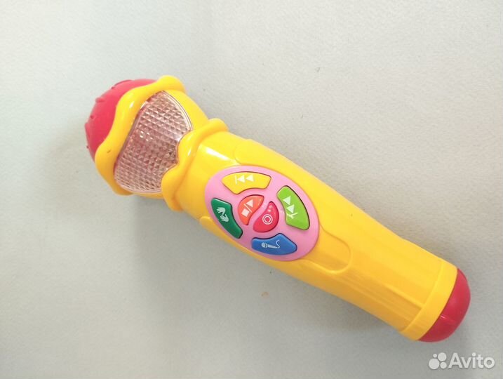 Музыкальные игрушки (телефон, микрофон, руль)