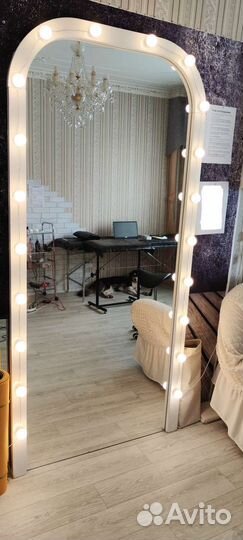 Гримерное зеркало с лампочками во весь рост