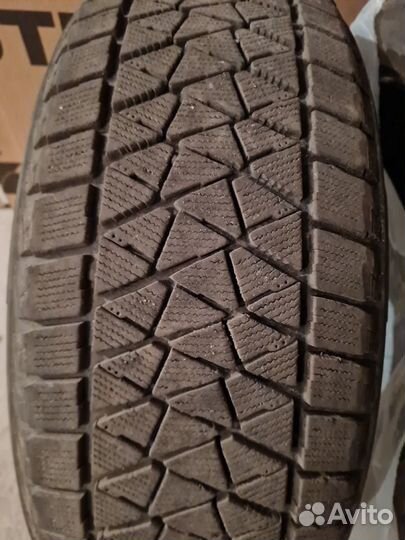 Bridgestone Blizzak DM-V2 235/55 R19
