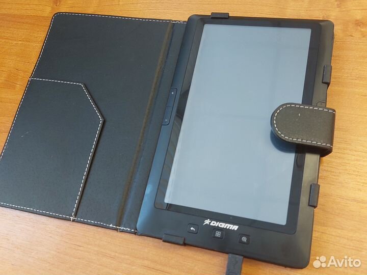 Электронная книга digma T700