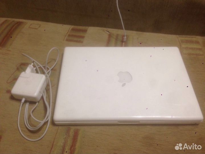 Apple MacBook