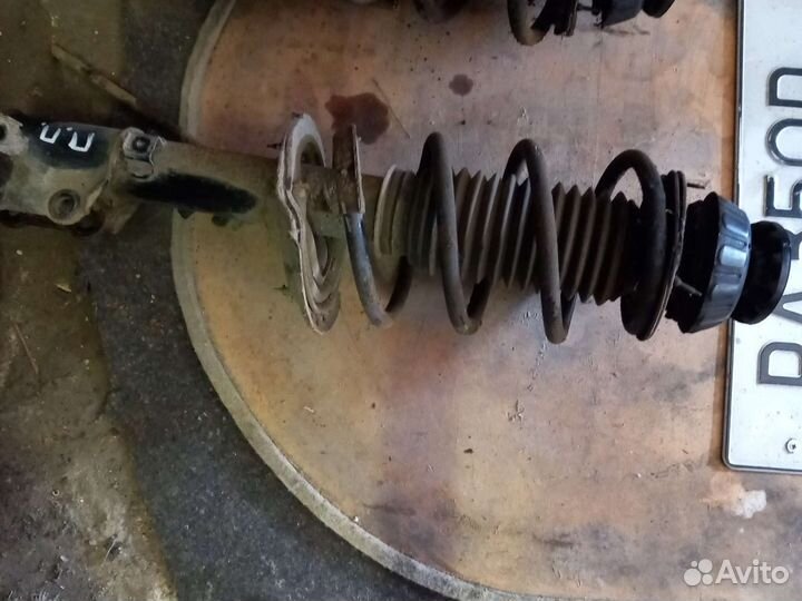 Стойки передние на hyundai solaris 1