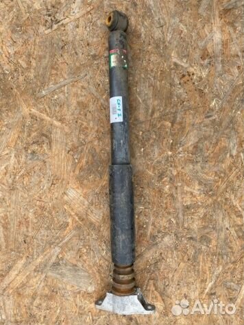 Mazda CX-5 KE стойка амортизатора