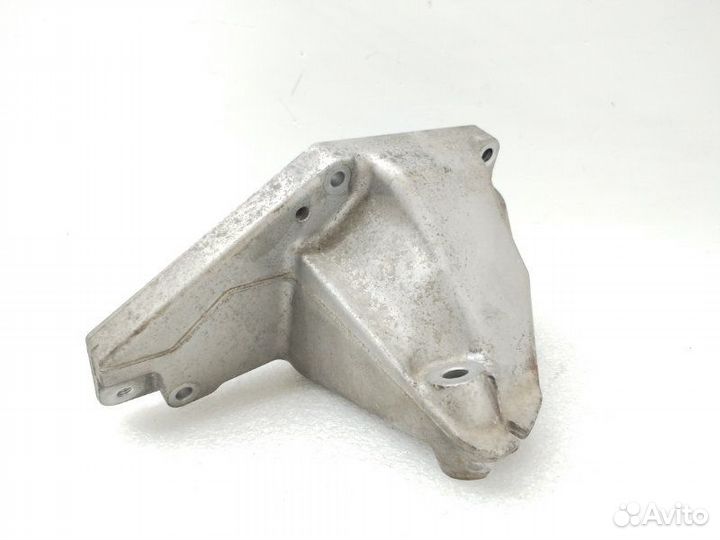 Кронштейн двигателя левый Mercedes-Benz S-Class