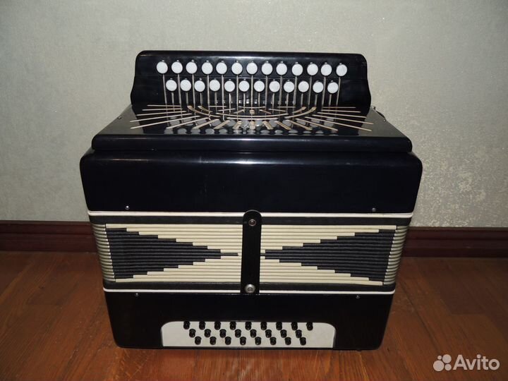 Заказная Кировская гармонь си