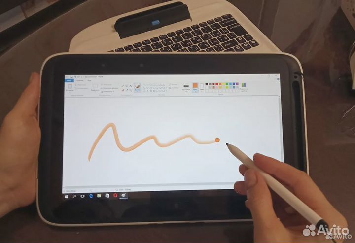 Планшет-ноутбук трансформер с Windows 10