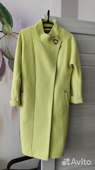 Пальто женское демисезонное 44 размер