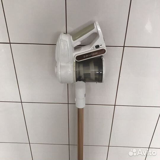 Пылесос вертикальный DeLonghi XLM407.WRG