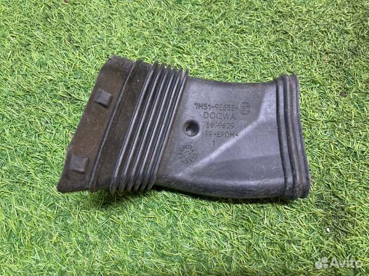 Патрубок воздушного фильтра Ford Focus 2