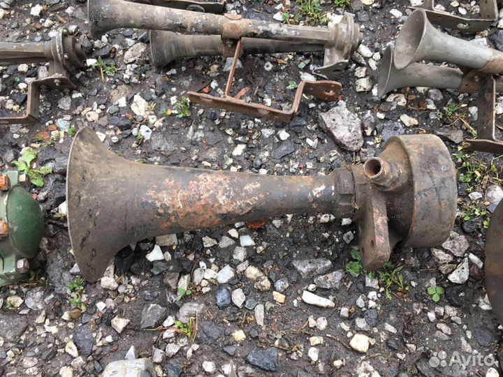 Тепловозные тифоны Т9 и Т37