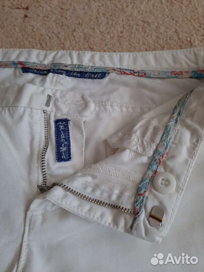 Женские джинсовые шорты белые
