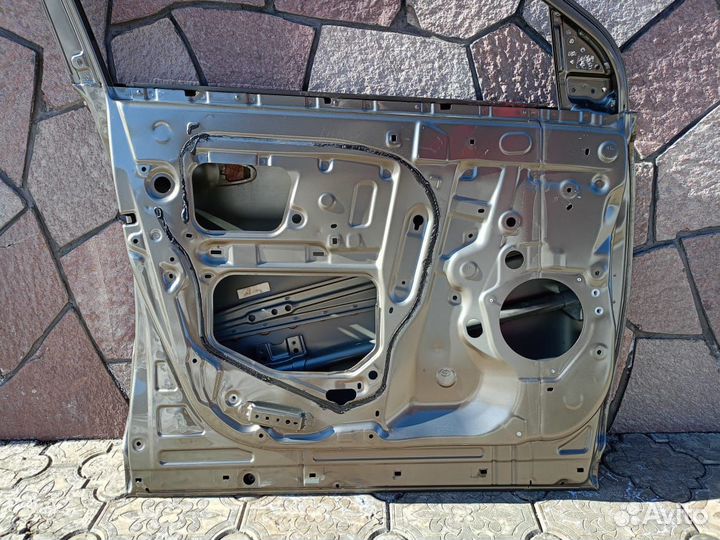 Дверь передняя левая toyota rav4 20