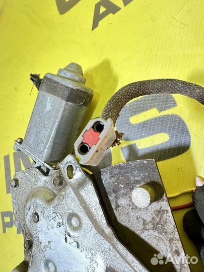 Стеклоподъёмник передний правый Ford Explorer