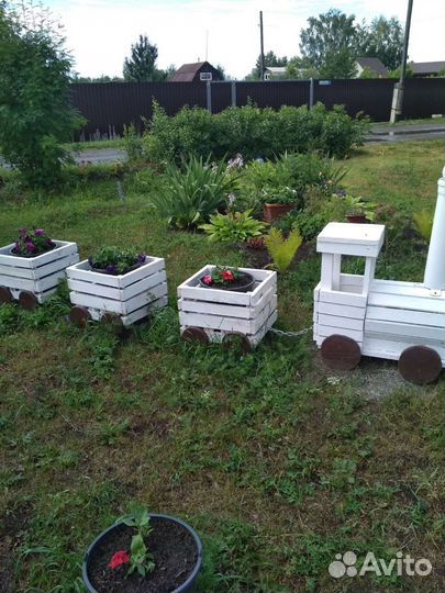 Паровоз-клумба