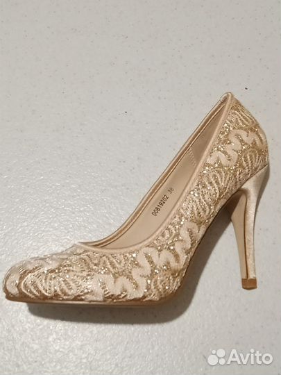 Туфли золотистые 38