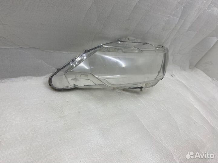 Стекло фары переднее левое Toyota Camry V55