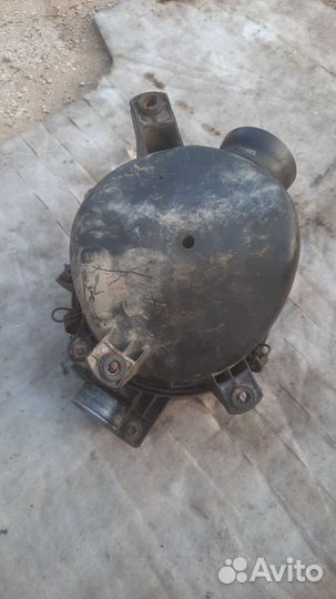 Корпус воздушного фильтра Тойота сурф 4раннер 3VZE