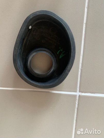 Уплотнитель Skoda Octavia A7 A7 cjsa 1.8 2013