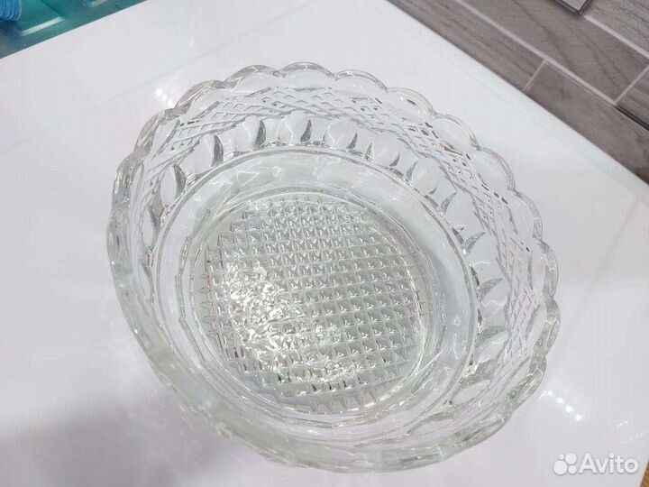 Большая хрустальная ваза