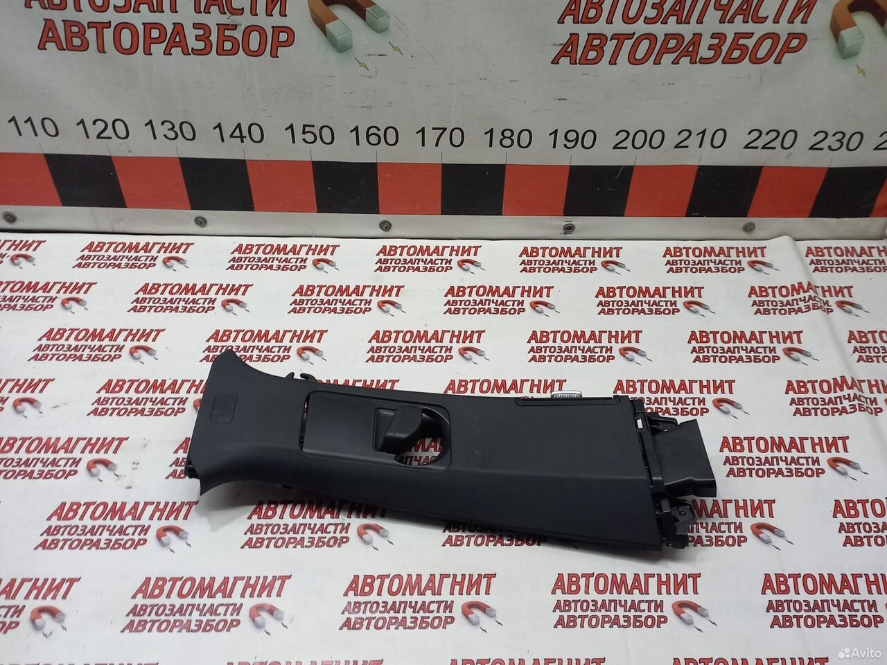 Обшивка центральной стойки правая Exeed RX