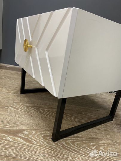 Тумба прикроватная 
