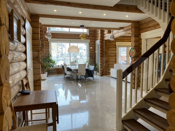 Дом 170 м² на участке 8 сот.