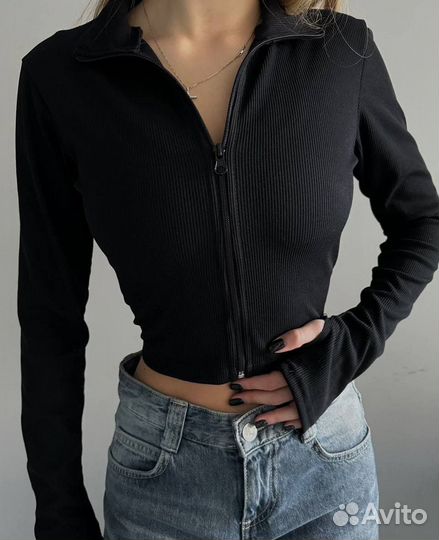 Укороченный топ женский