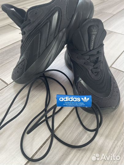 Кроссовки adidas