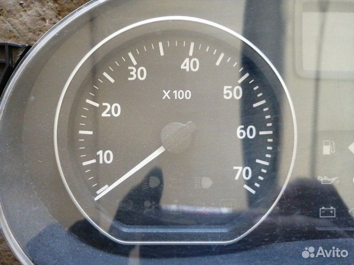 Щиток приборов Renault Logan 2011