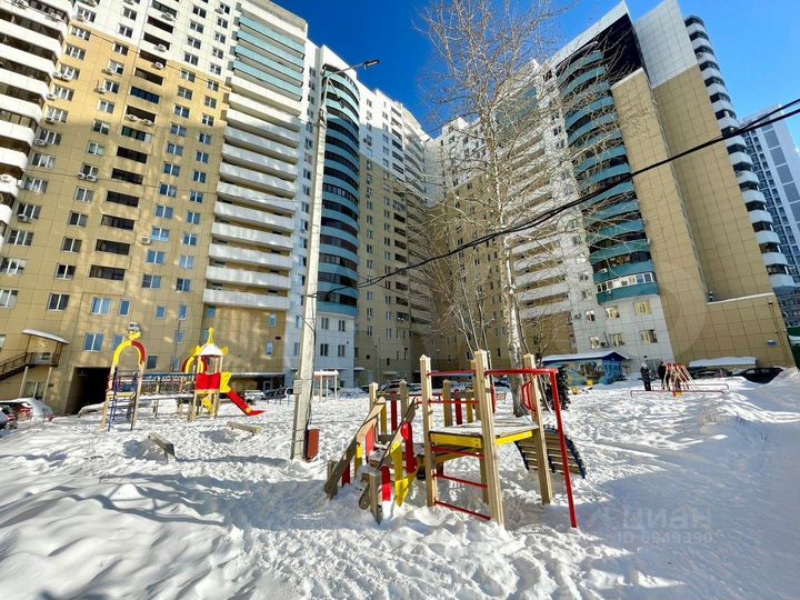 3-к. квартира, 70 м², 8/25 эт.