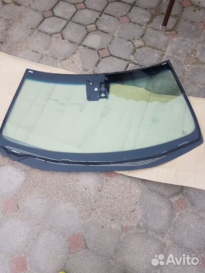 Лобовое стекло Hyundai genesis