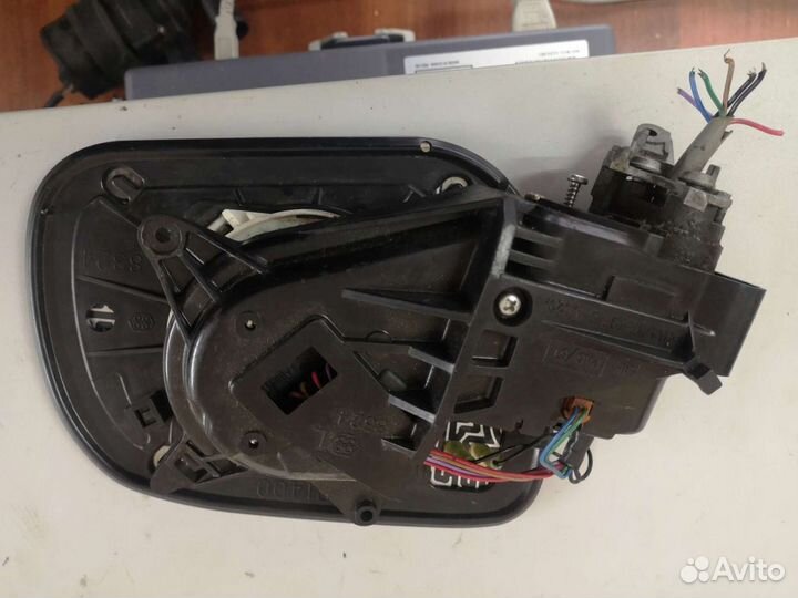 Зеркальный элемент с моторчиком левый раф 4 2006г