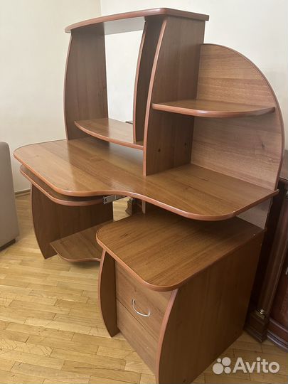 Компьютерный стол