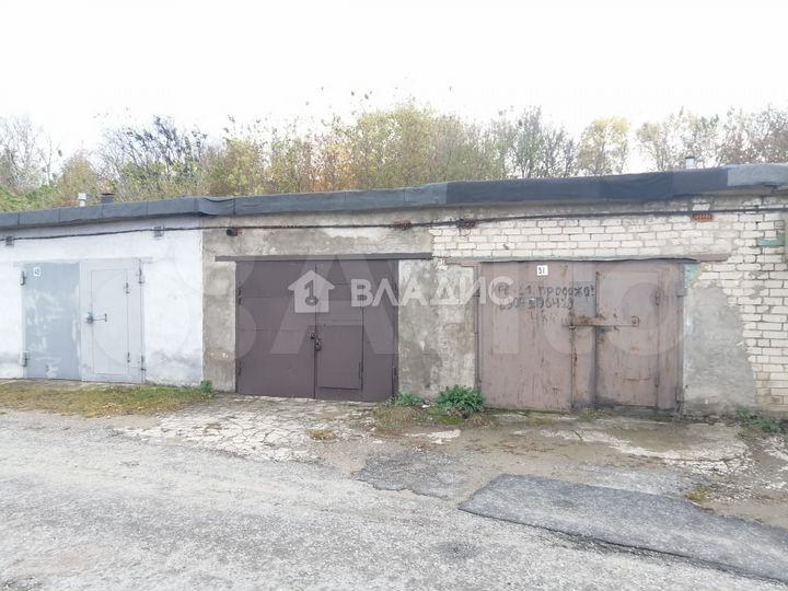 Гараж, > 30 м²