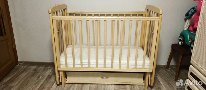 Кроватка с маятником + матрас